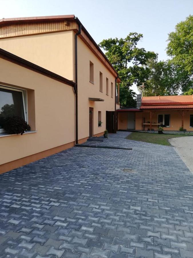 Bed and Breakfast Uroczysko Olesnica Chodzież Esterno foto