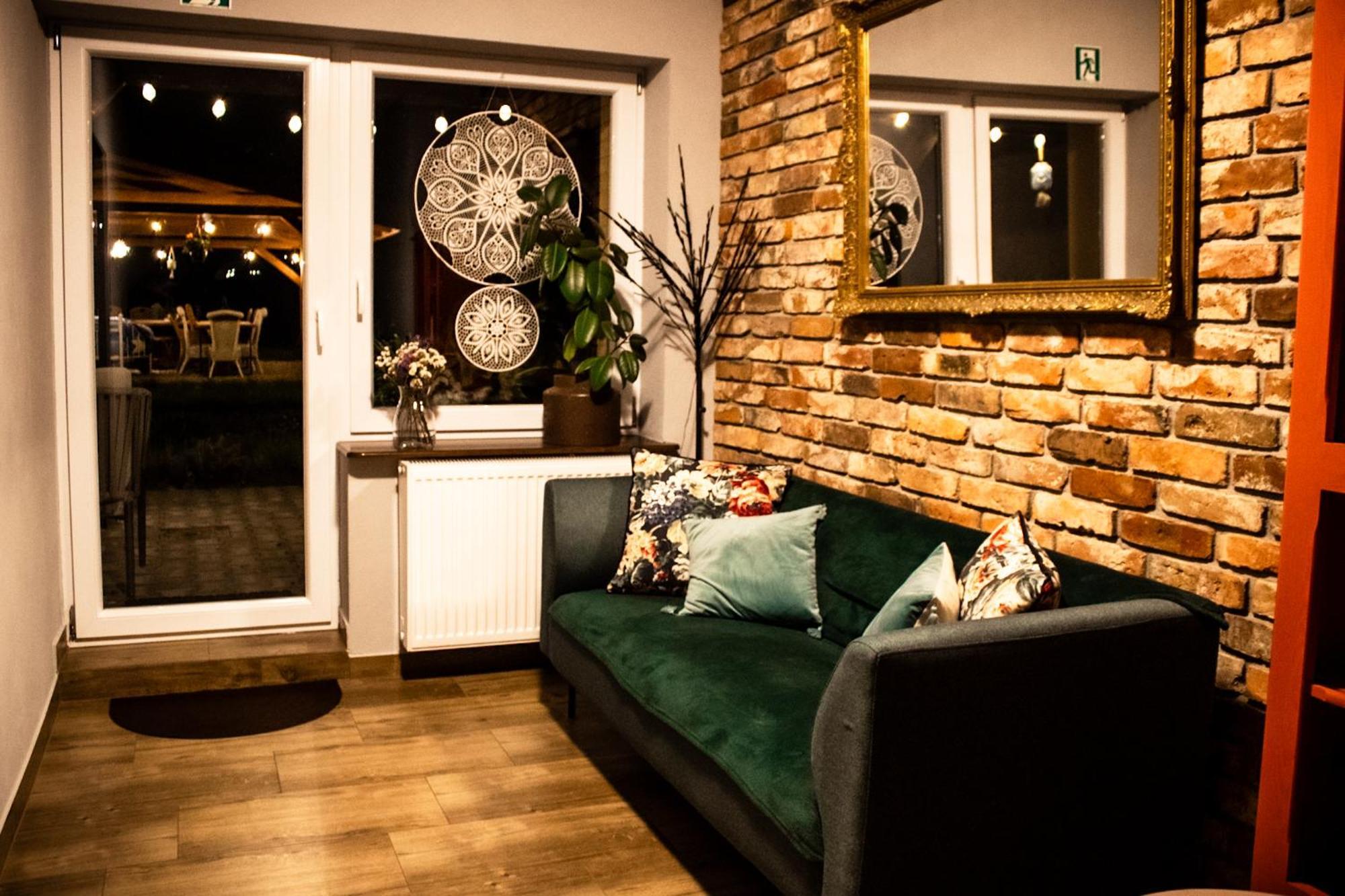 Bed and Breakfast Uroczysko Olesnica Chodzież Esterno foto